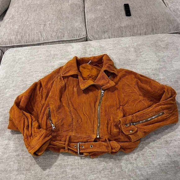 Dolman Corduroy Jacket
FREE PEOPLE - Picture 5 of 8